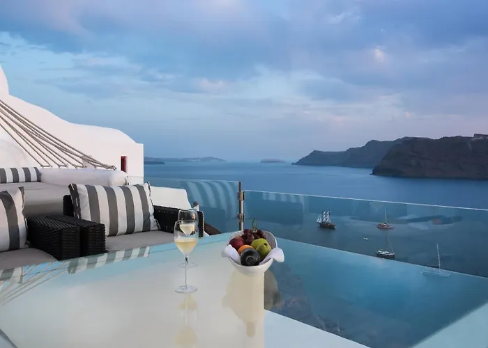 Togo villas Hyperion Oia Suites