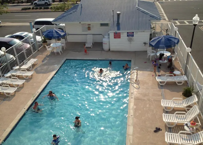 Cheap hotel: Thunderbird Beach Motel