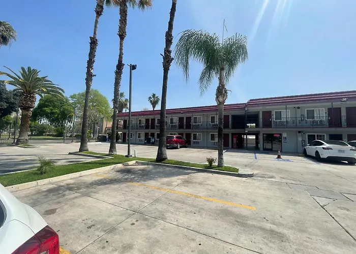 Simplestay Suites - Downtown San Bernardino
