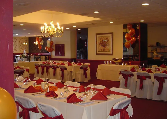 Ramada By Wyndham Thousand