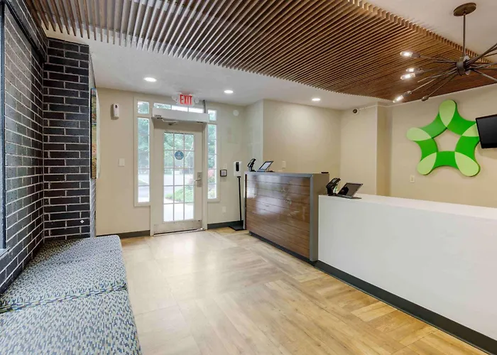 Hotel with Tennis: Extended Stay America Suites - Charlotte - Airport