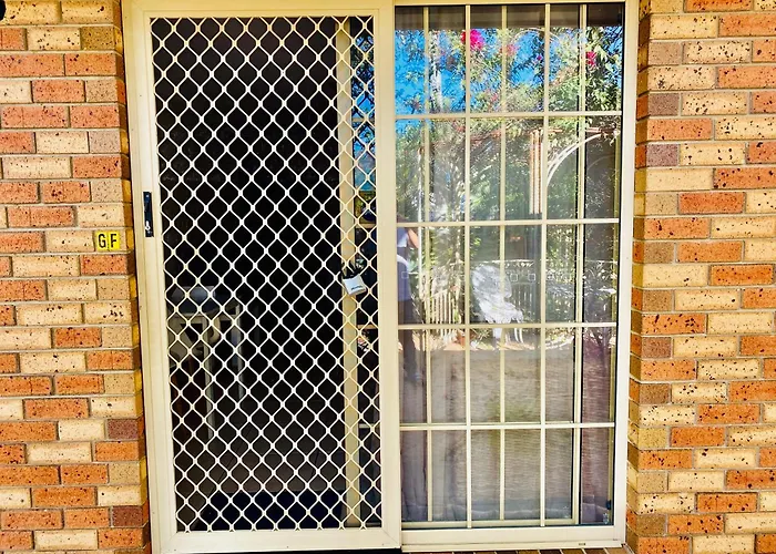 Cheap hotel: Granny Flat