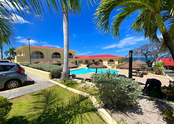 Luxury hotel only: Simpson Bay Resort Marina & Spa