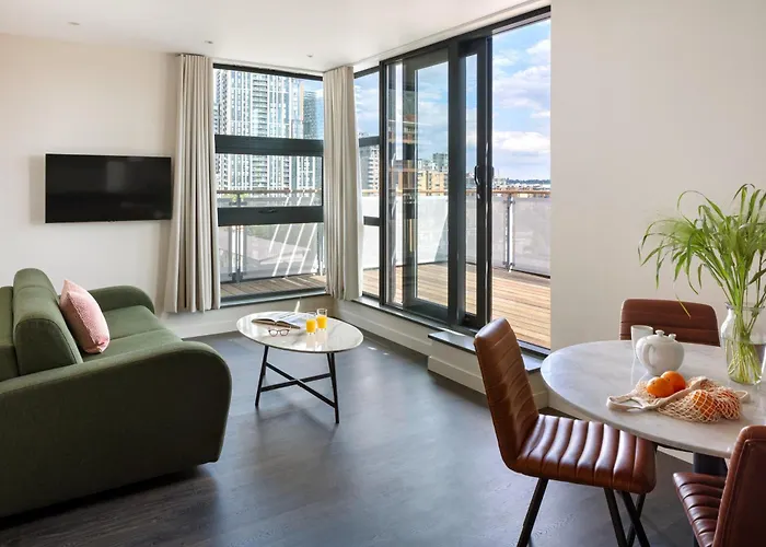 Resort: Marlin Canary Wharf