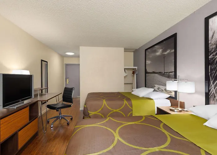 Motel: Super 8 By Wyndham Dodge City