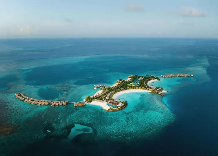 Hotel with Tennis: Hilton Maldives Amingiri Resort & Spa