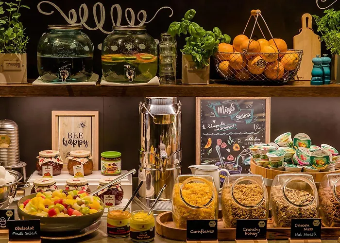 Central hotel: Motel One Nuernberg-Plaerrer