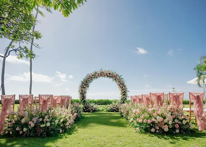 Beach hotel: The Kahala Hotel And Resort