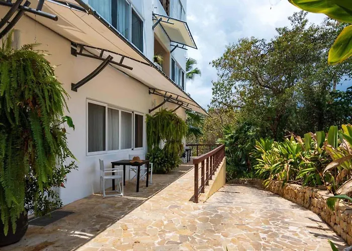 Pets Allowed Hotel Gaia Collection s Manuel Antonio