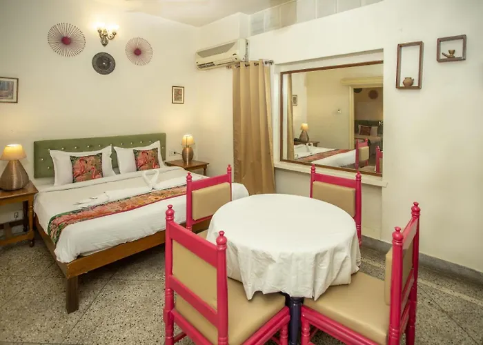 Hotel Pink Palace
