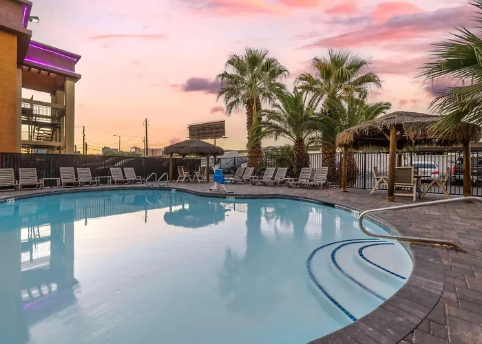  Best Western Mccarran Inn