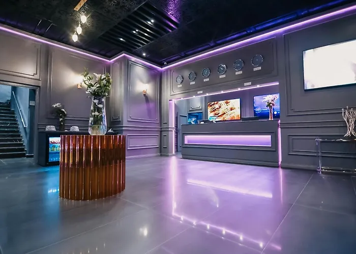 555 Hotel Clubbing Adults Only