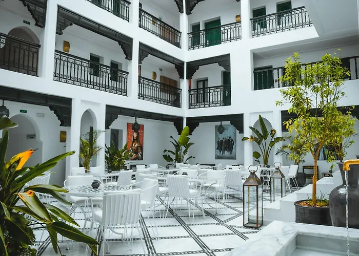 555 Hotel Clubbing Adults Only