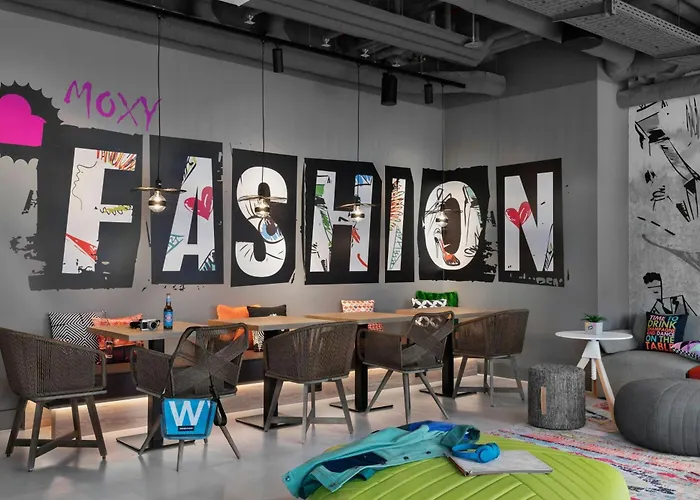  Moxy Duesseldorf City