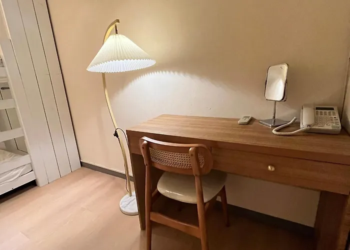 Cat Tail Pocket Inn