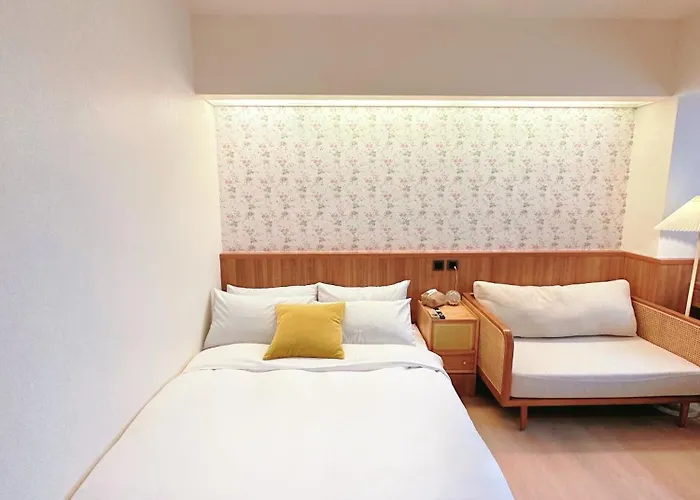 Cat Tail Pocket Inn