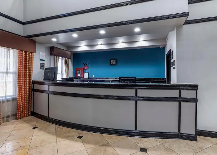 Quality Inn & Suites I-35 E-Walnut Hill