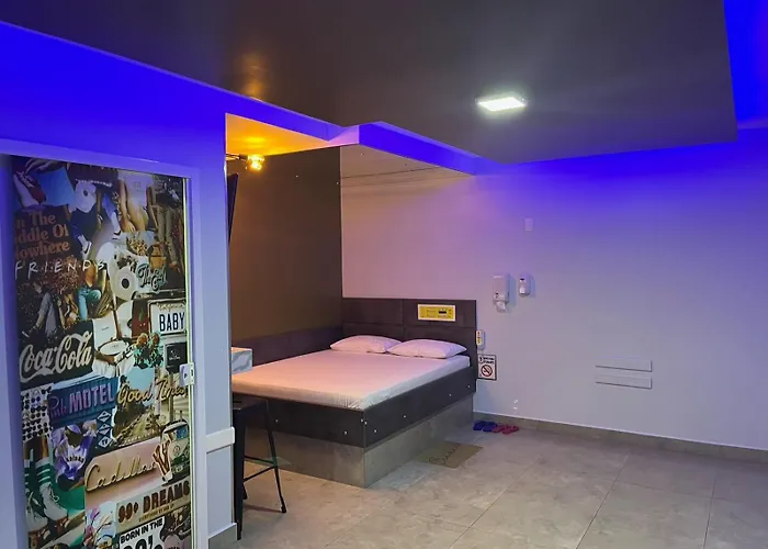 Motel Drive in T - Prolongamento da Avenida Getúlio Vargas fácil acesso ao Shopping Pátio