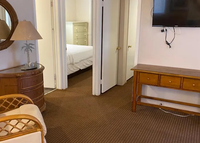 Motel: The Admiral Hotel/Motel