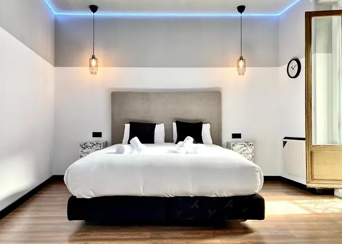  Royal Suites