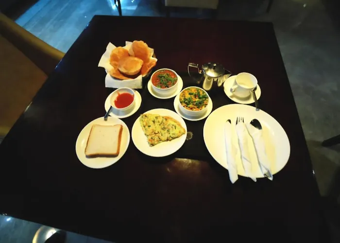 Hotel Aerotech Near Delhi Airport