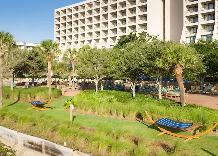 Hotel with pool: Hilton Beachfront Resort & Spa Hilton Head Island