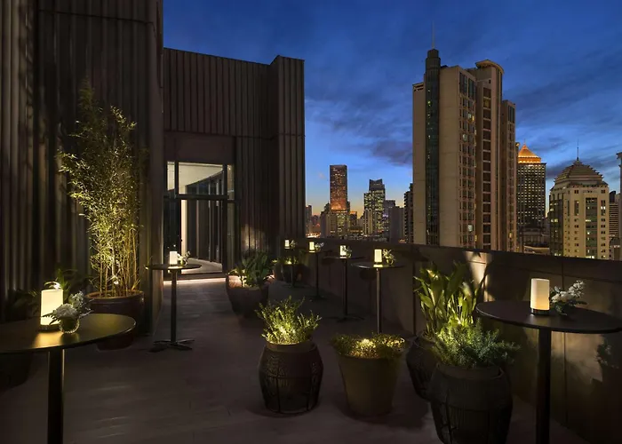 Сity center hotels Upper House Shanghai