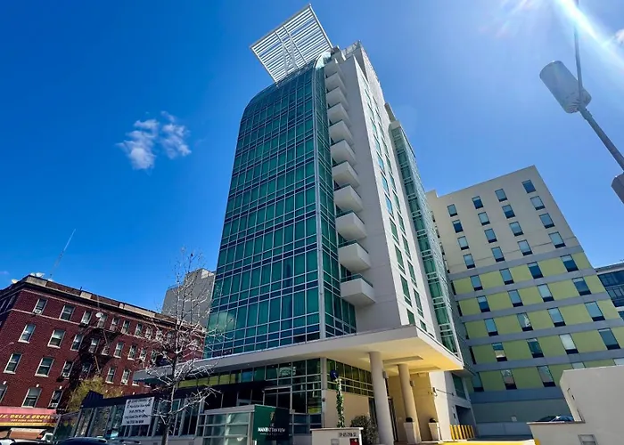 LIC Manhattan View Hotel