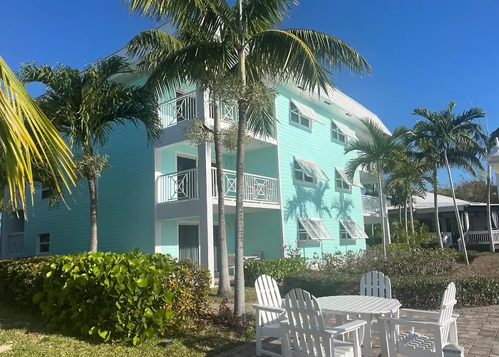 Vacation home: Dolphin Cove (Adults Only)