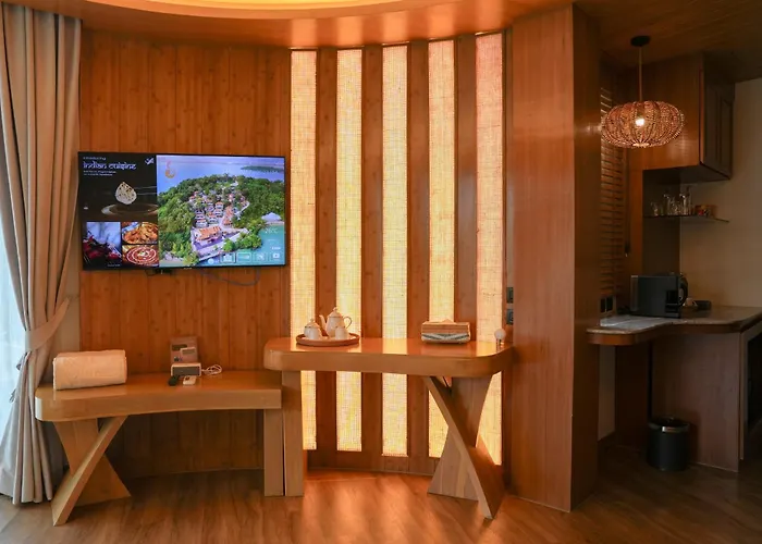 Family Hotel: Sinae Phuket Luxury Hotel