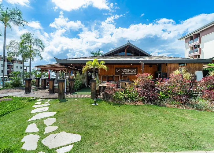 Life Resort beira lago próx a esplanada