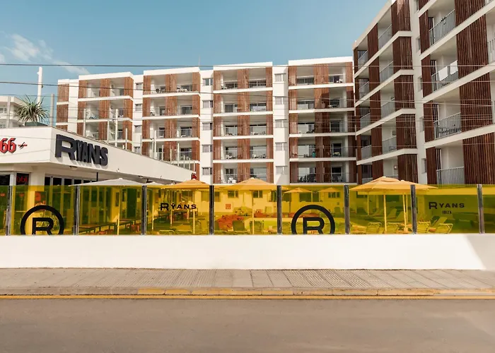 Hotel Con Piscina Ryans Ibiza Apartments - Only Adults