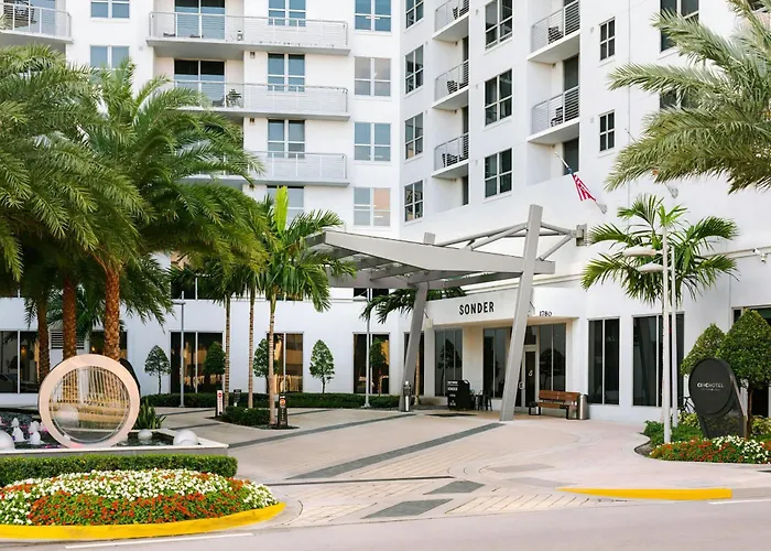 Cheap hotel: The Circ Hotel Hollywood, Sonder By Marriott Bonvoy