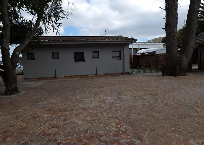 Ojong'S Court Bellville