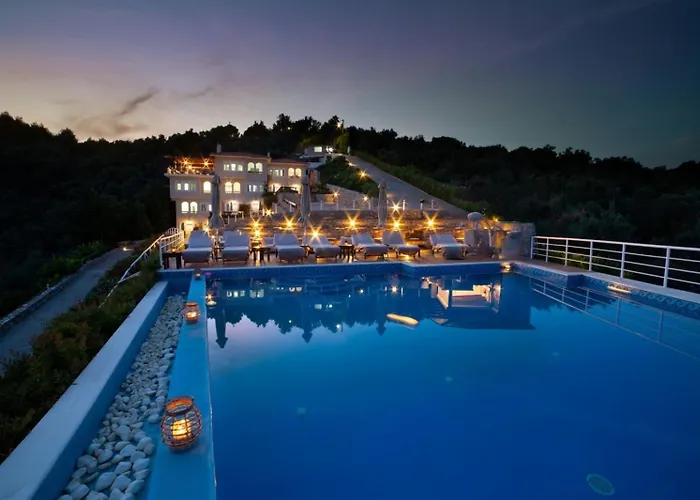 GoldenHill Studios&apartments
