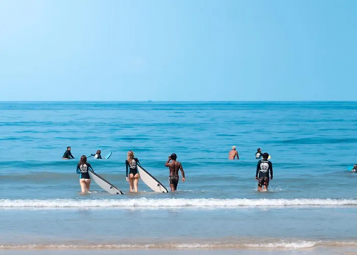 Surf & Party - Hostel Somewhere Else