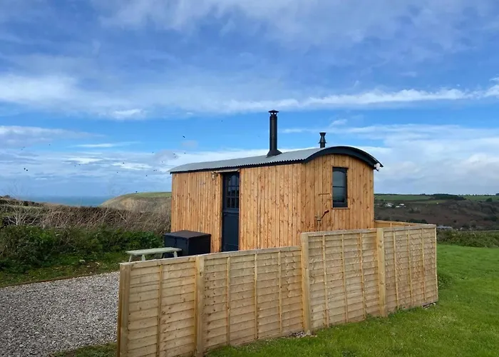 Travellers Rest Glamping Pods & Shepherds Hut