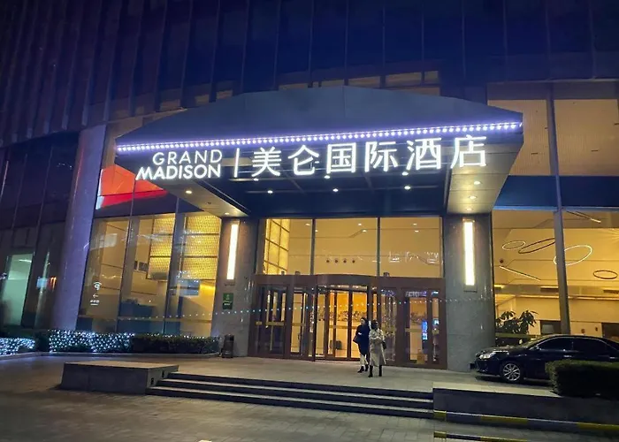 Central hotel: Grand Madison Qingdao Harbour-View Central