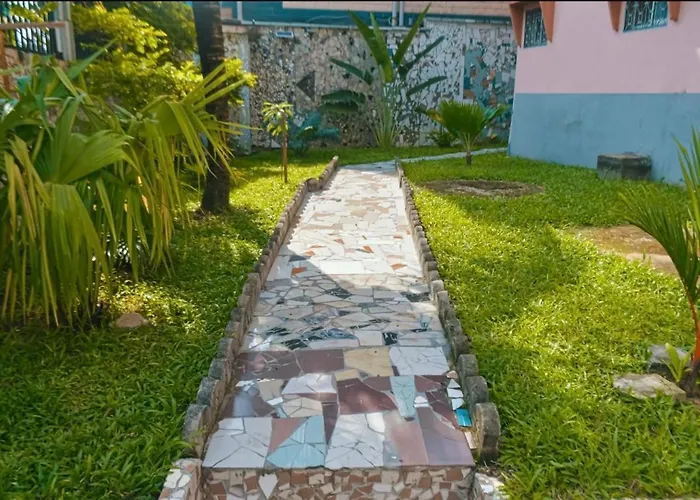 Vicky Appartements Palmengarten Douala Maképè Belavie
