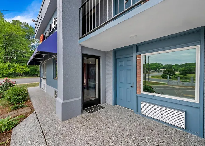  Econo Charlotte Airport Area