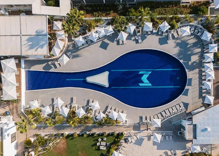 Mouratoglou &Resort