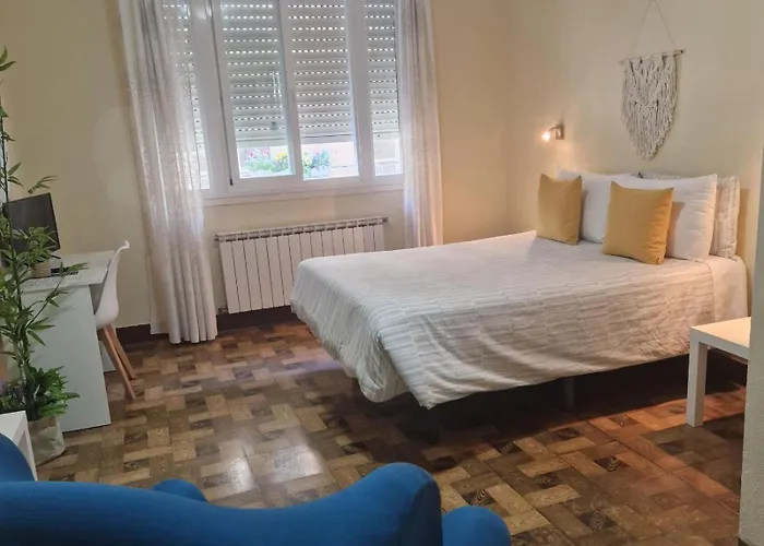 Alojamento com o café da manhã Apenas: Hostal Real