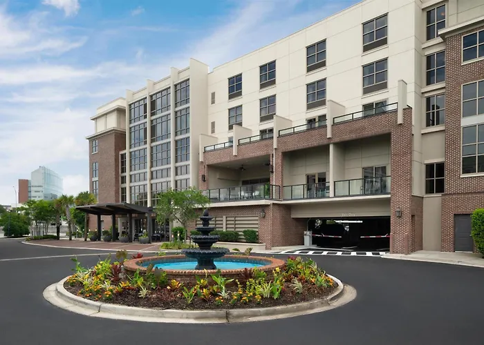 Hilton Garden Inn Waterfront/Downtown