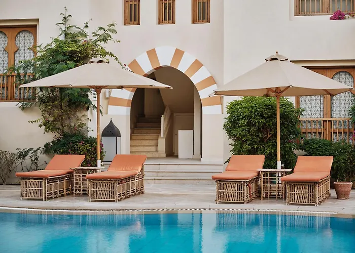 Hotel near College: Ali Pasha Hotel