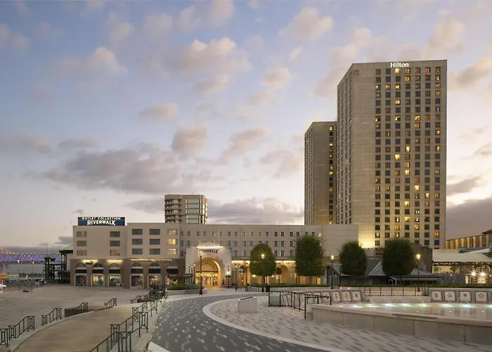 Hotel with Tennis: Hilton New Orleans Riverside