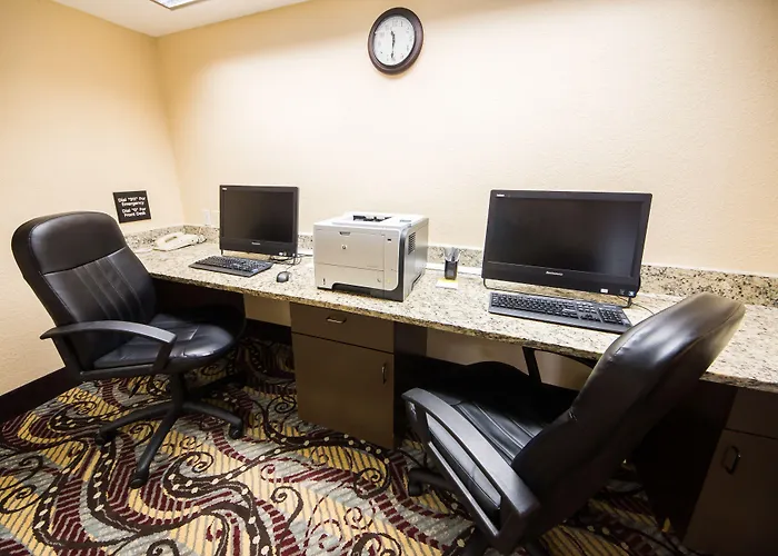Hotel de praia: Ramada By Wyndham Orlando Florida Mall