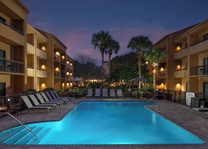 Courtyard By Marriott At The Mayo Clinic Campus/Beaches