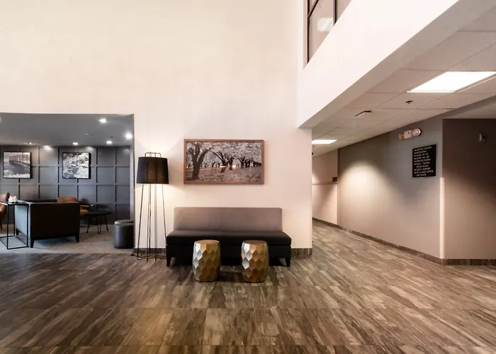 Boutique hotel only: Oxford Suites Chico