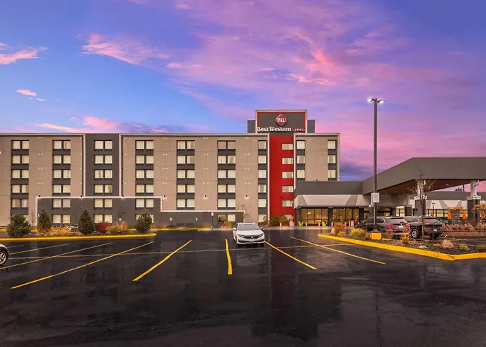 Best Western Plus Toronto North York & Suites