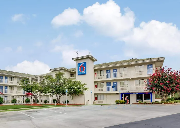 Motel 6-, Oh - West